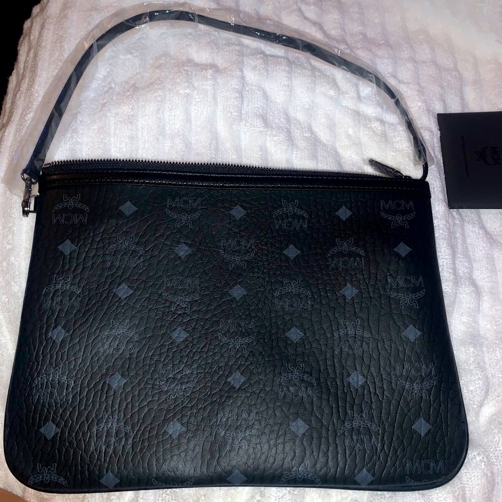 MCM LIZ POUCH/SHOULDER BAG 👝